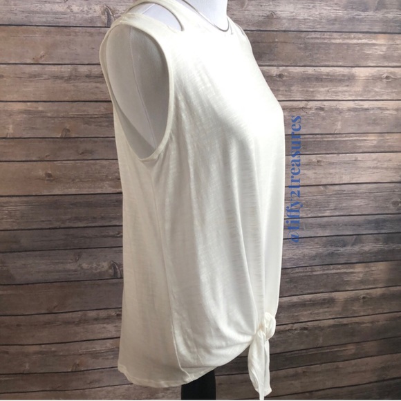 Tie-front Tressa Tank - Picture 3 of 6